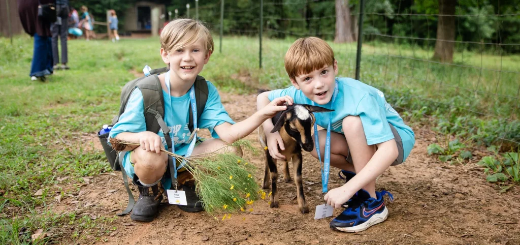 RG_Sibling_Summer_184_H_camp_sibl